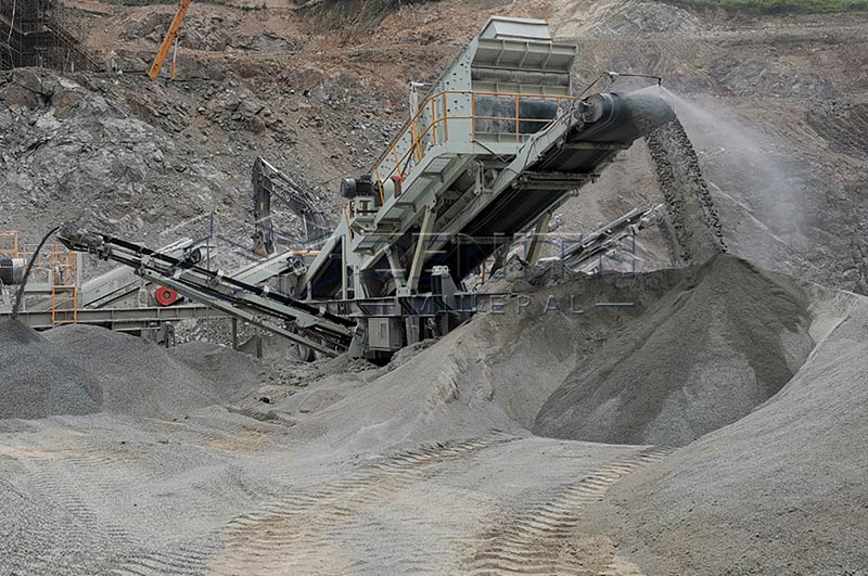 Installation mobile de concassage et de criblage pour calcaire